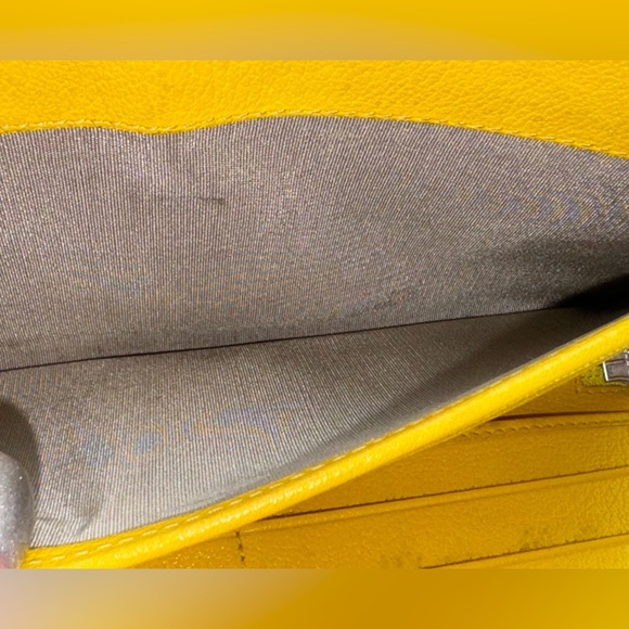 Chanel-Authentic-Camelia  zip organizer on original Chain Yellow - Picture 10 of 16